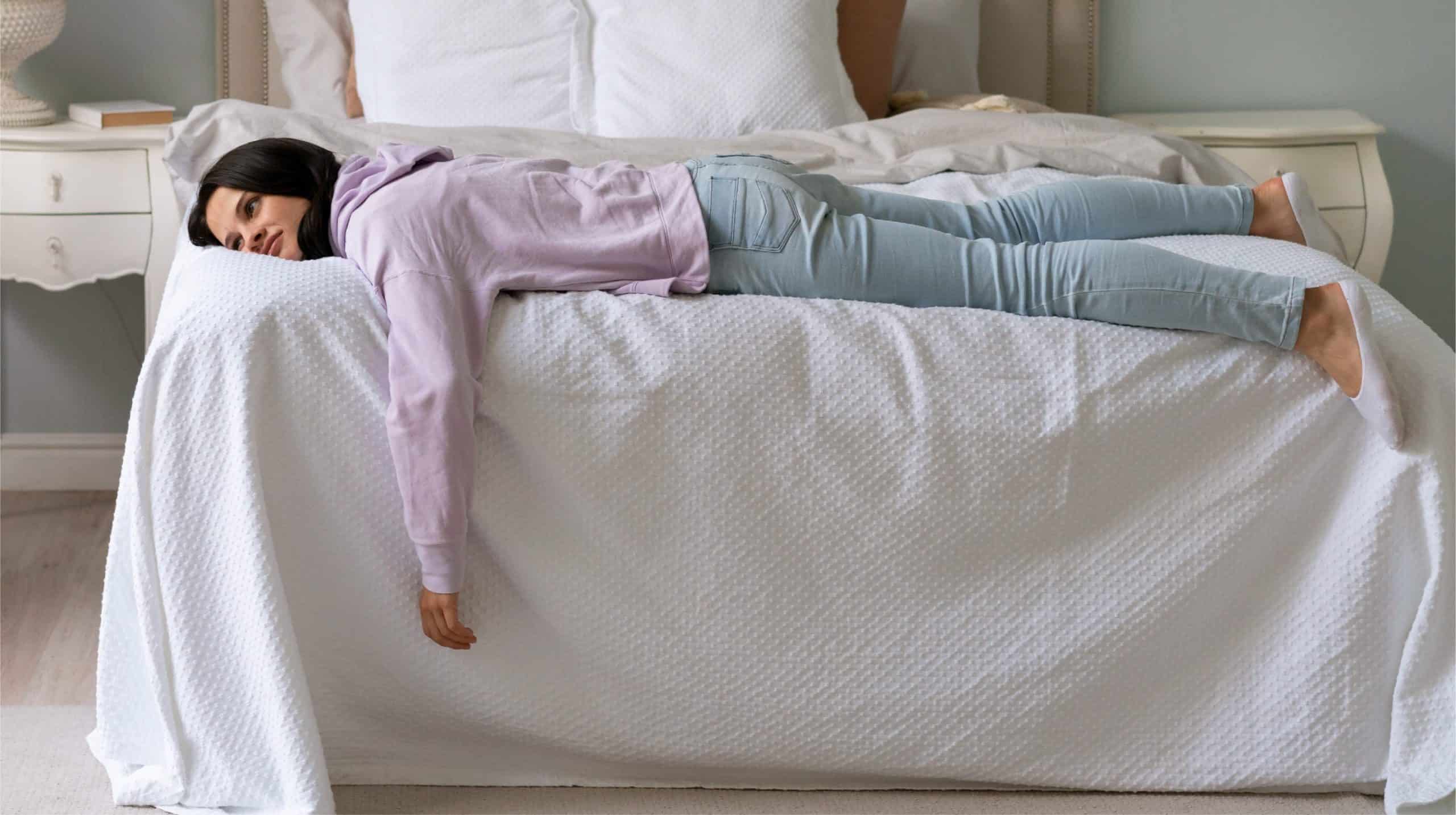 Ngủ sai tư thế gây ra hiện tượng đau đầu sau khi ngủ dậy
