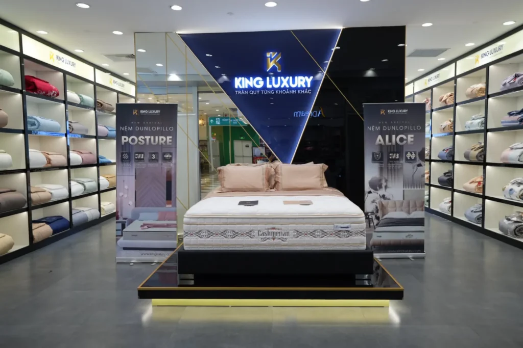 Không gian trưng bày King Luxury Crescent Mall