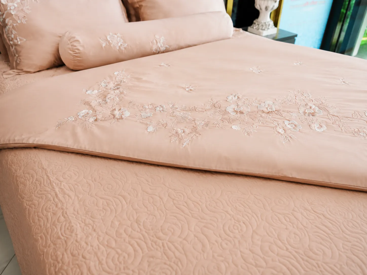 Cận cảnh bề mặt vải Tencel Cotton mềm mịn của Flora